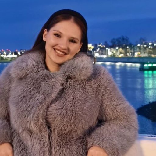 LucyClarky vibrator lj image