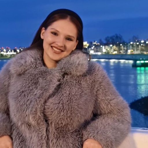 LucyClarky vibrator lj image