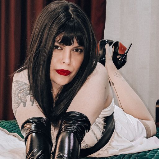 LucyMilller xxx masturbation image