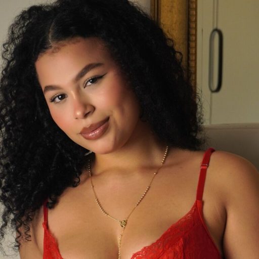 LucyMoore webcam free image