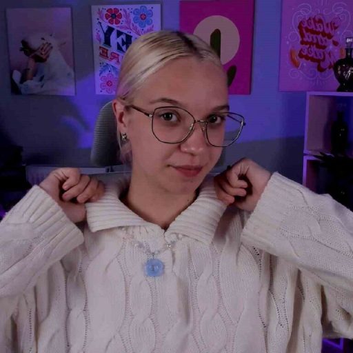LunaDiazis free dildo image