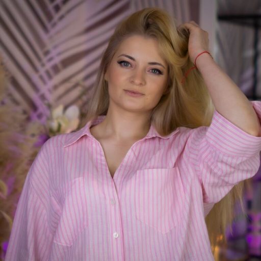 LuxaCole pussy show image