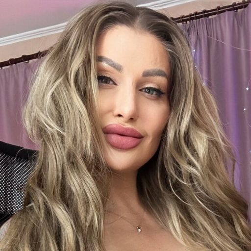 LuxeAnna recorded live image