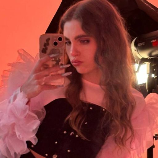 LynnaSciullo cam naked image