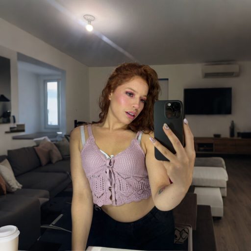 LyraLuxe recorded live image