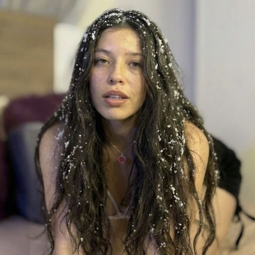 LyraLuxe recorded live image