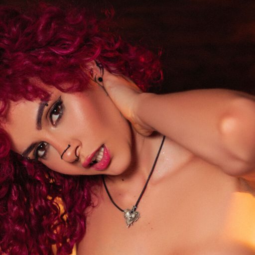 LysaraReyes recorded live image