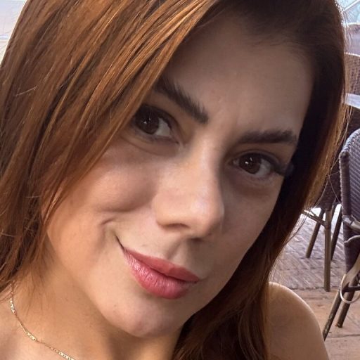 MacaHugo video photos image