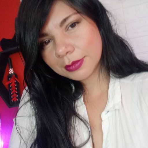 MacarennaGomez show fingering image