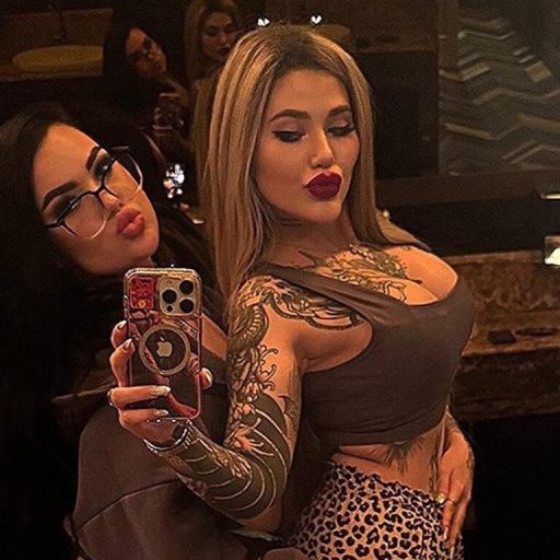 MadinaAndKatrine webcam free image