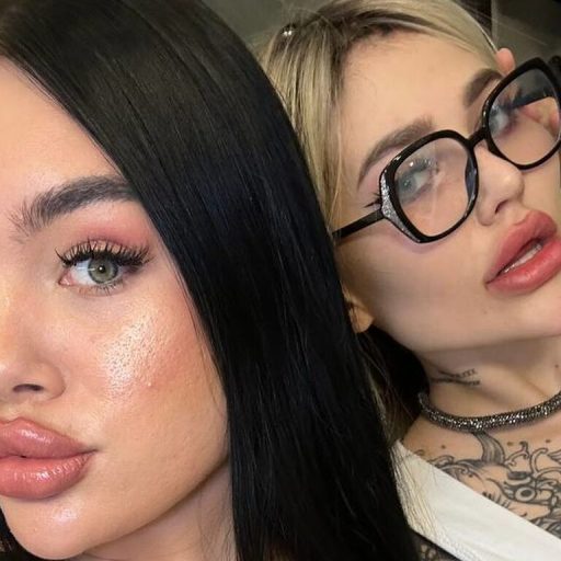 MadinaAndKatrine webcam free image