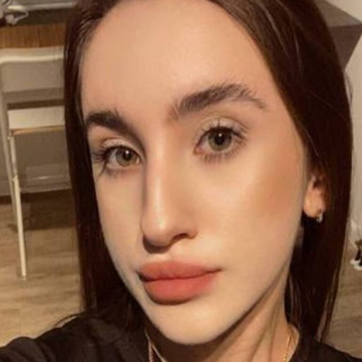 MadisonRen cam naked image