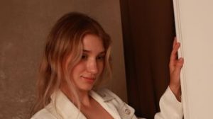 MaeGoreham recorded live image