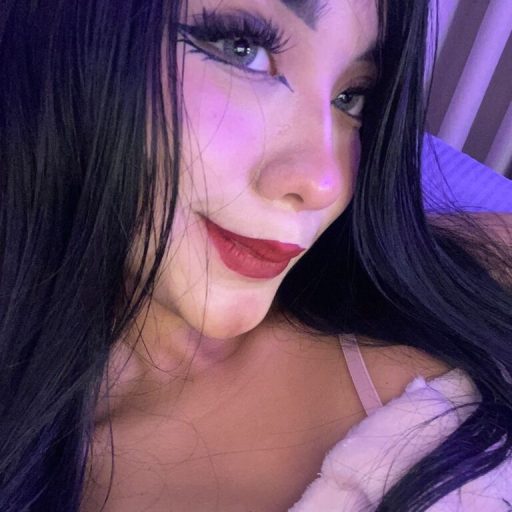 MaeMiller fingering ass image