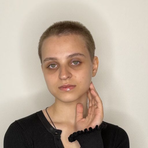 MargrettHussar show fingering image