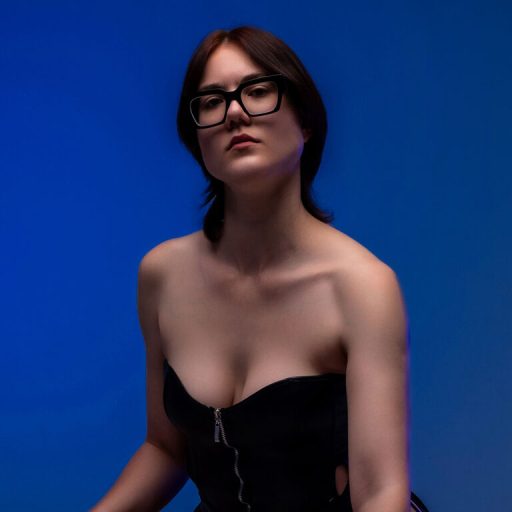 MariFitch show fingering image