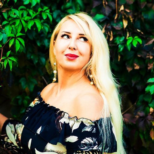 MariaRichi show fingering image