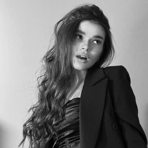 MariamGirling lj cam image