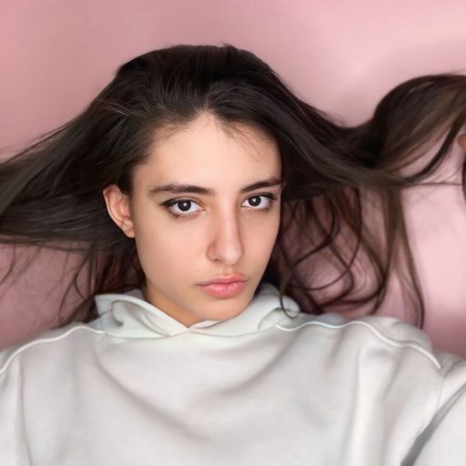 MarianaSechler show fingering image