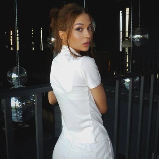 MarielScharpf fingering ass image