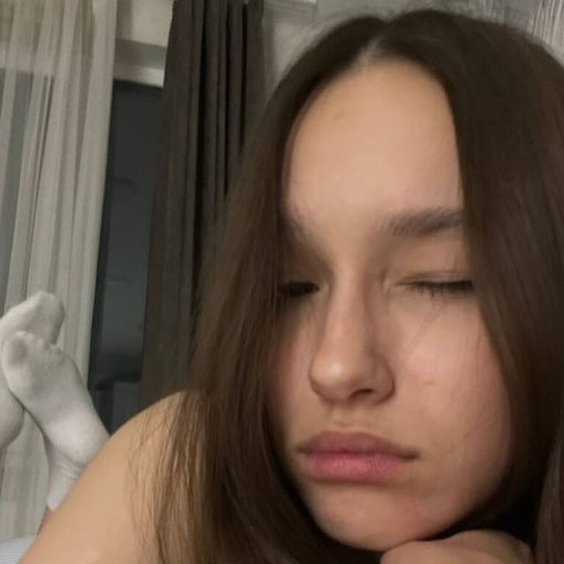 MariellaLot show fingering image