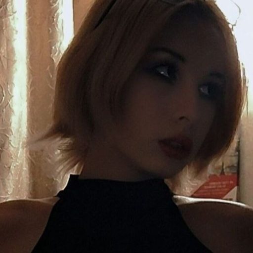 MarylinKujawa naked porn image