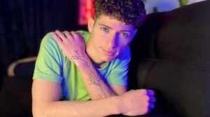 MattiaBoyer show fingering image