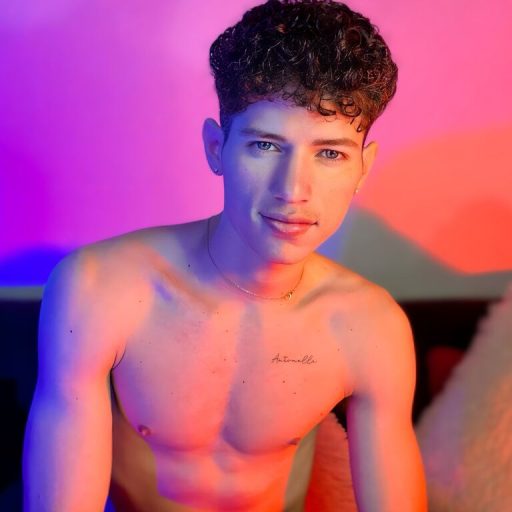 MattiaGirard fingering ass image