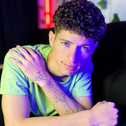 MattiaPetit show fingering image