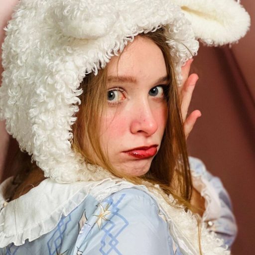 MayaCinabon vibrator lj image