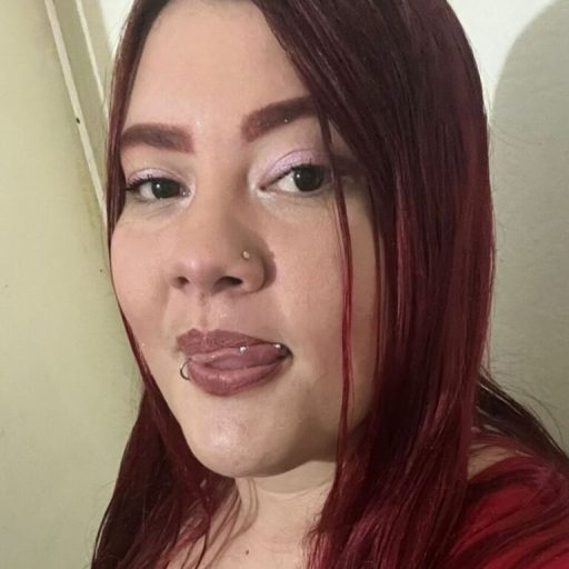 MayiAdams recorded live image