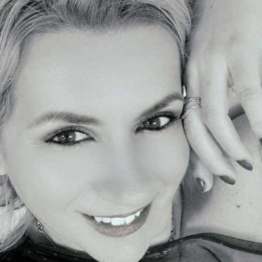 MayraWhite shows recorded image