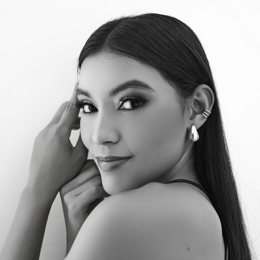 MelanieBleir recorded live image