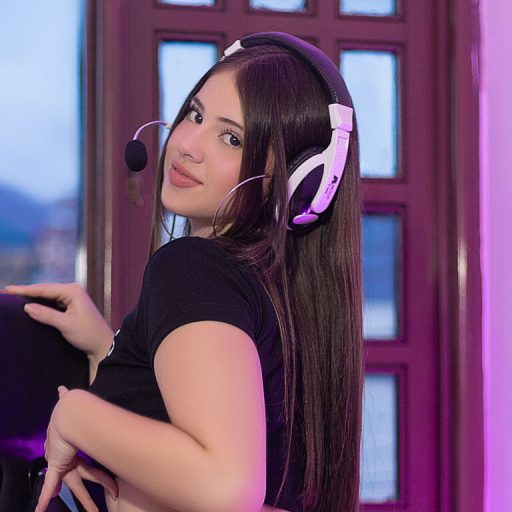 MiaBolson lj cam image