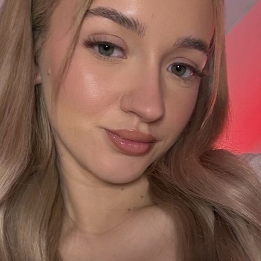 MiaChiara online shows image