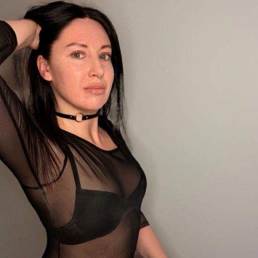 MiaCoffin show fingering image