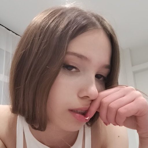 MiaHazard online shows image