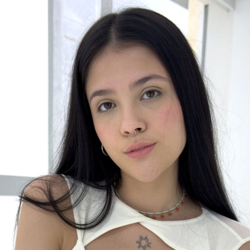 MiaHunth live video image