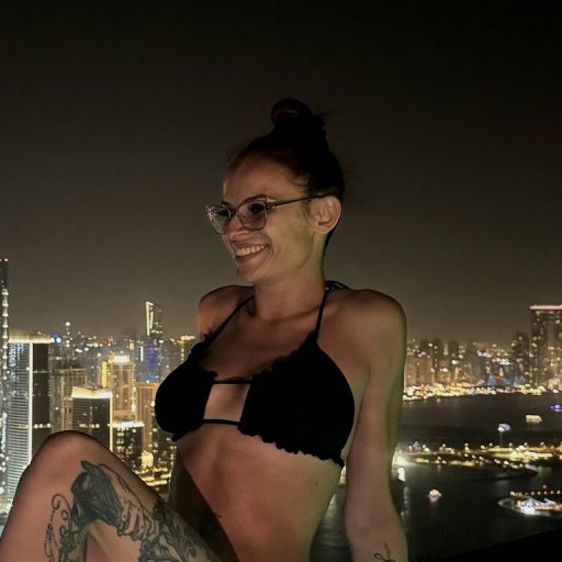 MiaKnight cam naked image