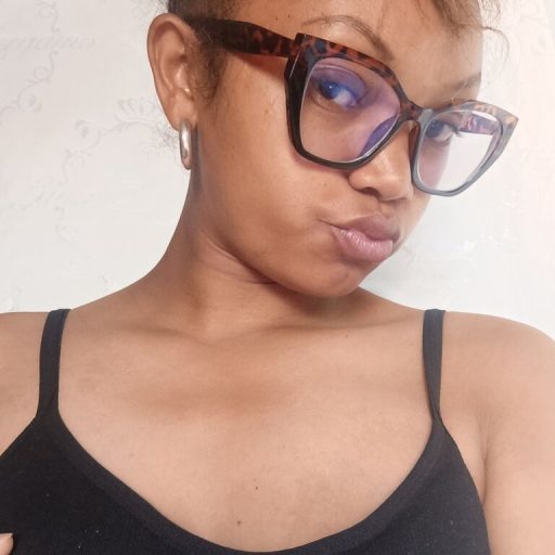 Miadea strip amateur image