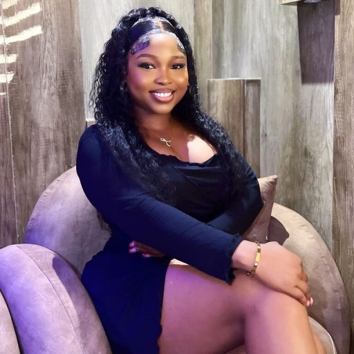 Mianda pussy show image