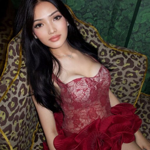 MiaraArmani strip amateur image