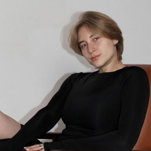 MildredCooper free dildo image