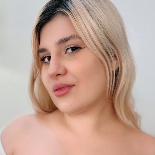 MillaMikus cam naked image