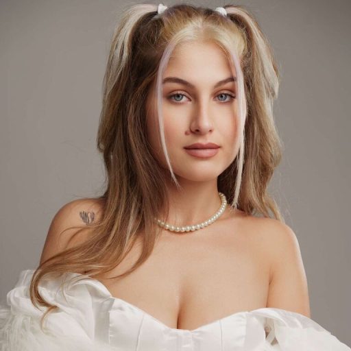 MillenaBlossom show fingering image