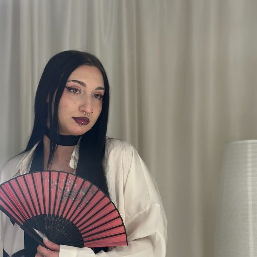 MillicentStello cam naked image
