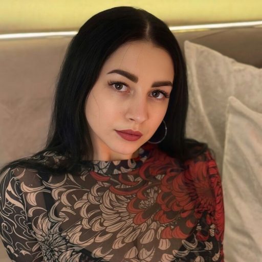 MiraHarlow online shows image