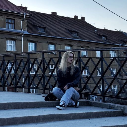 MirabelleSun ass vibrator image