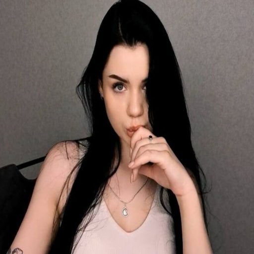 MirelLee cam naked image