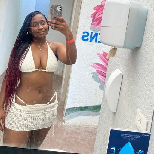 MishelDaza shows recorded image